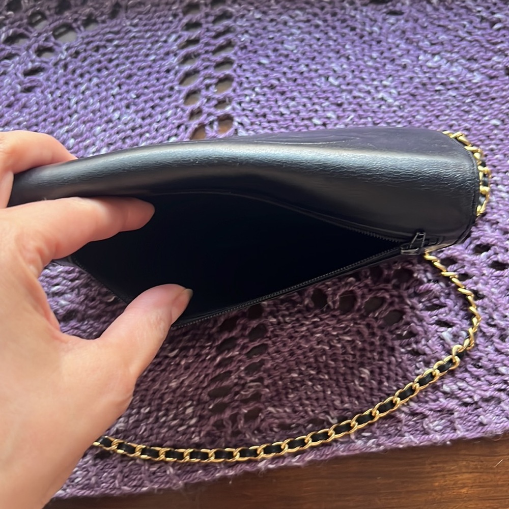 Chanel Caviar WOC vintage lambskin crossbody purse with gold chain. - Picture 9 of 14